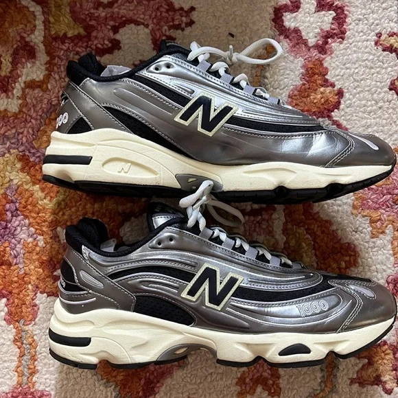 Men’s New Balance 1000 10.5 Silver Metallic Sneakers - Picture 5 of 9